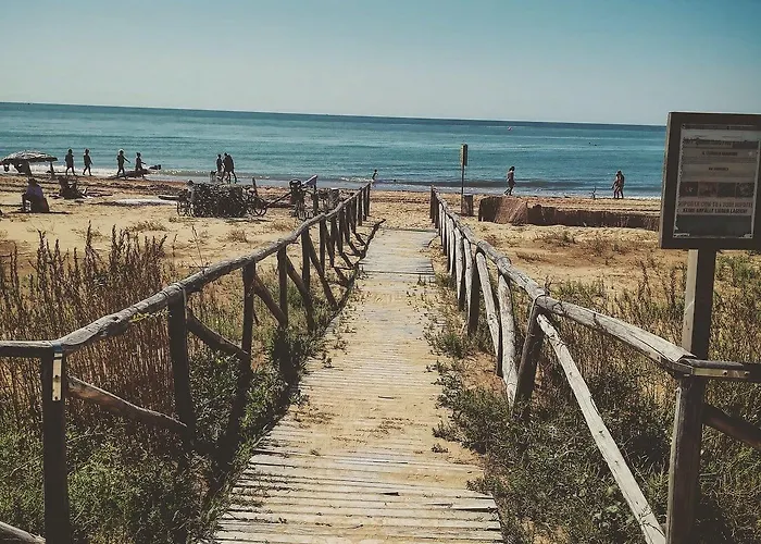 Lido Dei Pini Апартаменти *